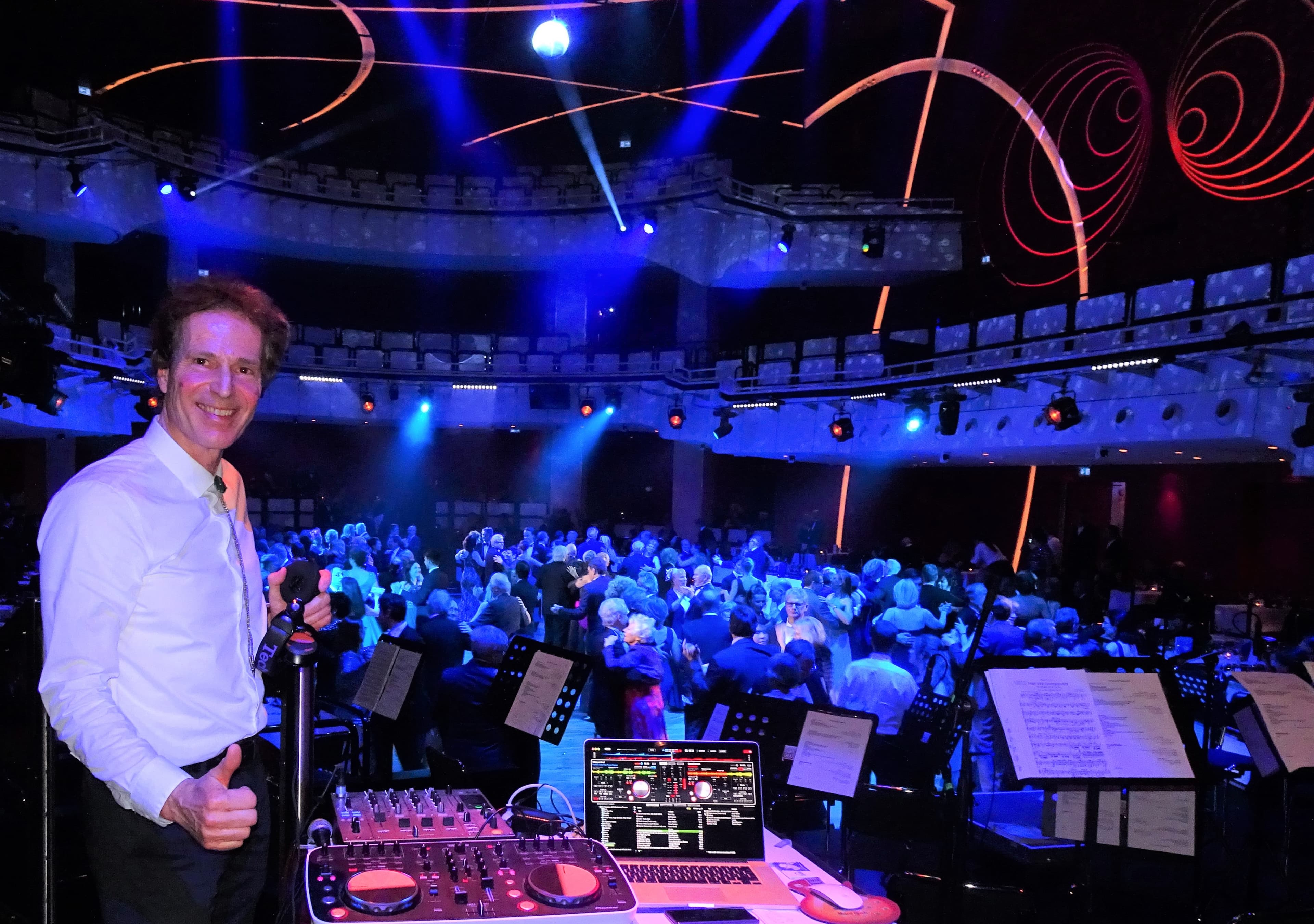 DJ Überall im Deutschen Theater 2019