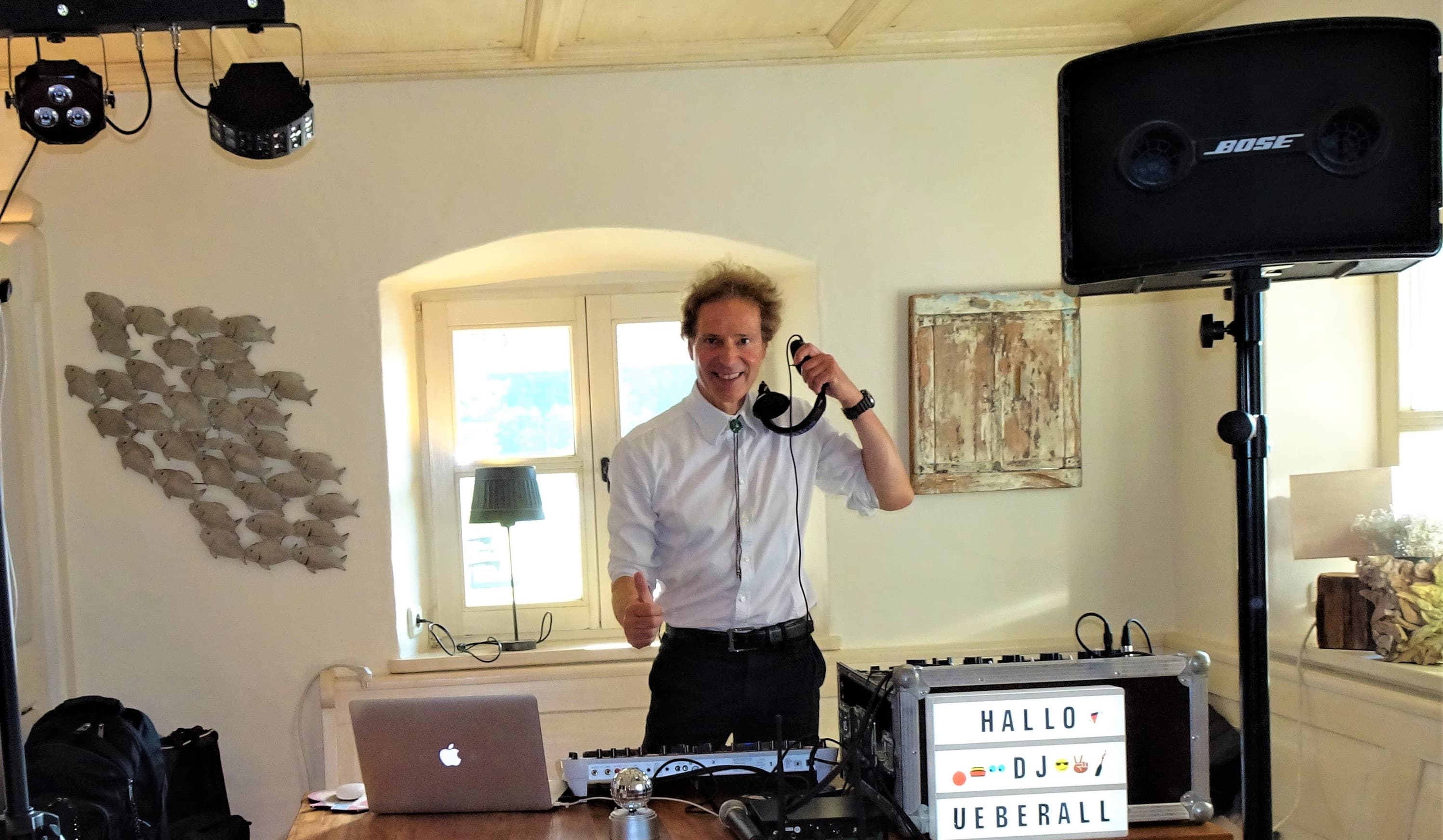 DJ Überall in den Fährhütten